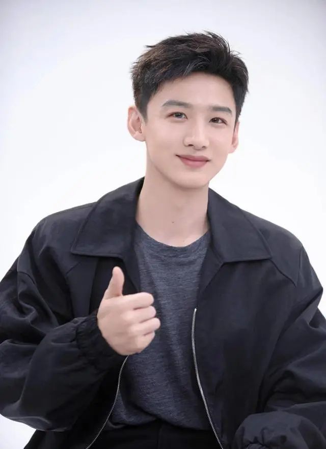 质量风波：卫衣胶印脱落产品抽检不合格！j9九游真人游戏第一平台白敬亭潮牌陷(图5)