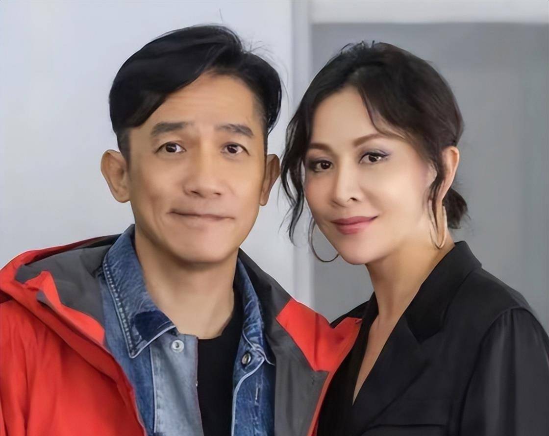 各玩各的、日常出轨、同居20年不领证坚持aaj9九游真人游戏第一品牌最奇葩5对明星夫妇：(图2)